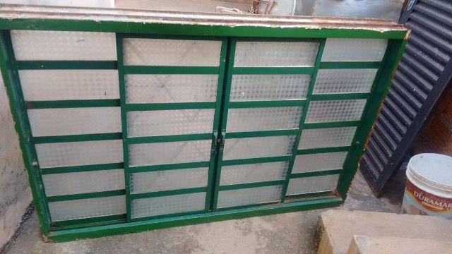 Janela com Vidros / 1.5 m x 1 m