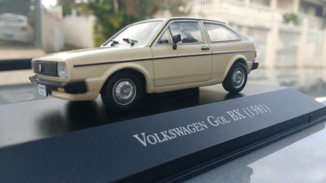 Miniatura Volkswagen Gol BX 
