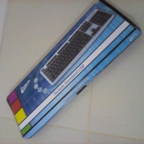 Teclado Leadership Standard USB, novo