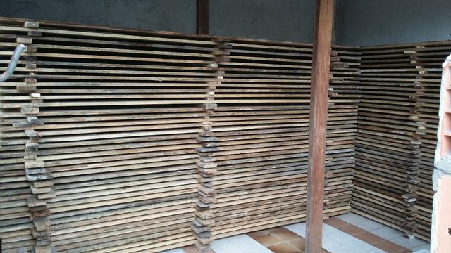 Vendo 60 Tábuas de Pinos - Nova sem uso