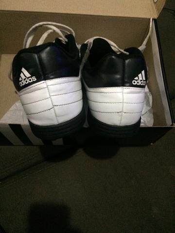 Adidas número 40