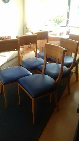 Cadeiras em madeira maciça