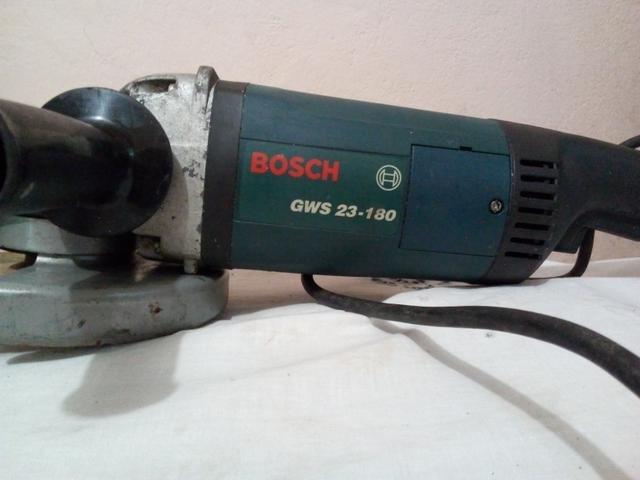 Esmerilhadeira industrial 220V Bosch gws 