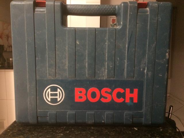 Furadeira de impacto Bosch