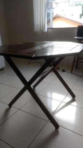 Mesa desmontável de madeira