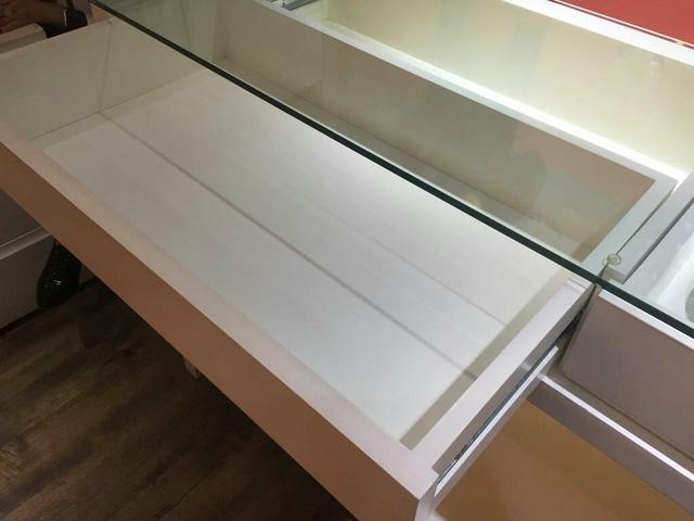 Móvel balcão para loja