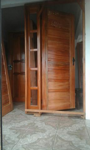 Porta de Madeira  envernizada