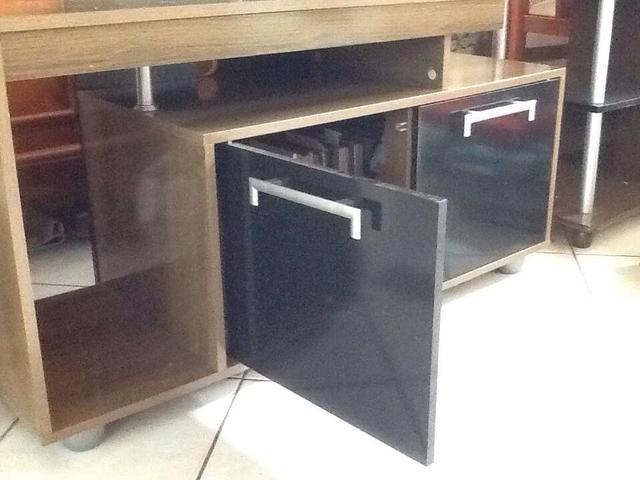 Rack preto e marrom MDF ótimo estado