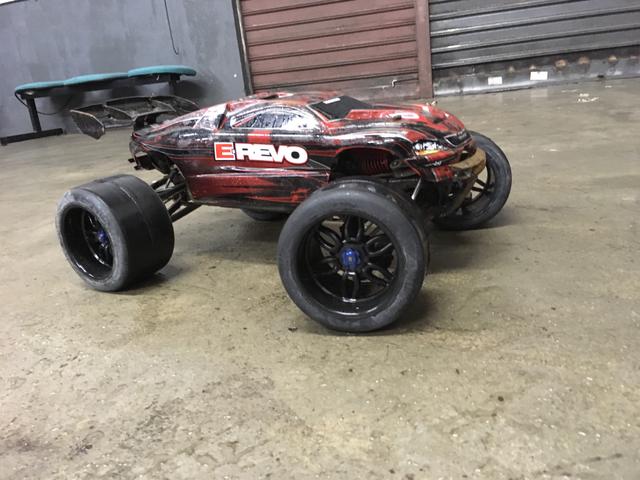 Traxxas e revo 1/10 automodelo