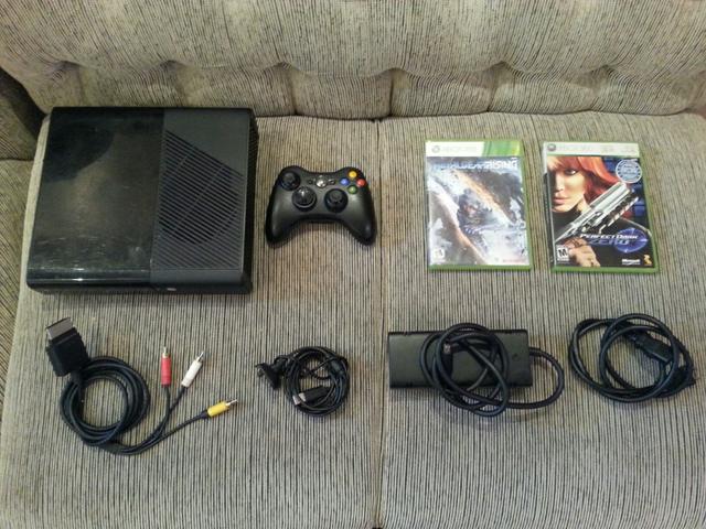 Xbox 360 Super Slim em perfeito estado