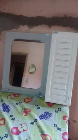 Armario para banheiro com espelho