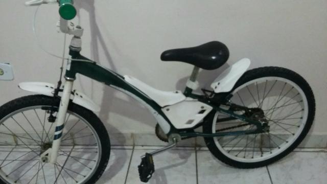 Bicicleta infantil ótimo estado!!!!