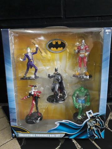 Caixa Boneco Batman e Viloes Dc Direct