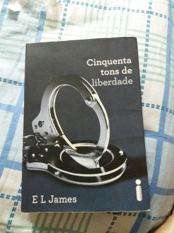 Cinquenta tons de liberdade livro