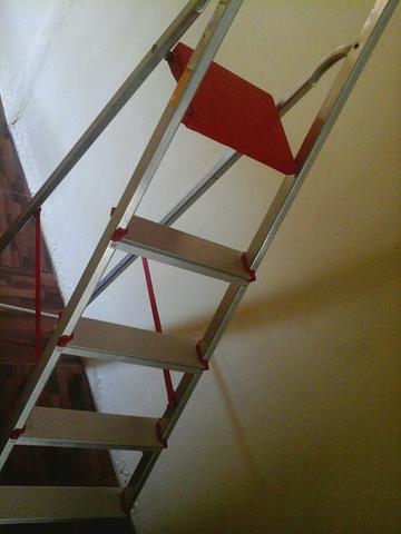 Escada de aluminio 150 reais