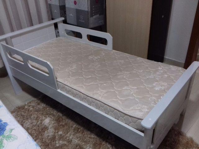 Mini cama com colchão