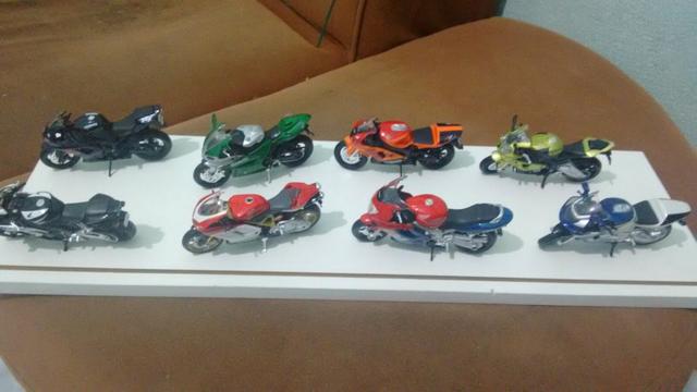 Miniaturas de moto (LEIA O ANUNCIO)