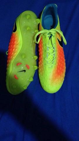 Nike magista