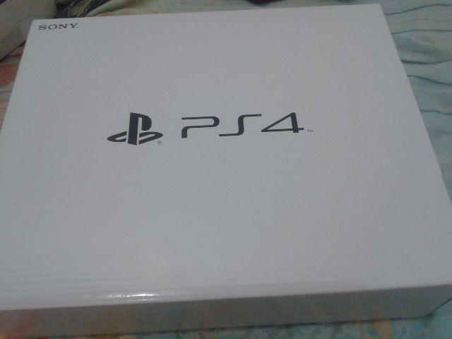 PS4 SLIM 500GB + 2 games