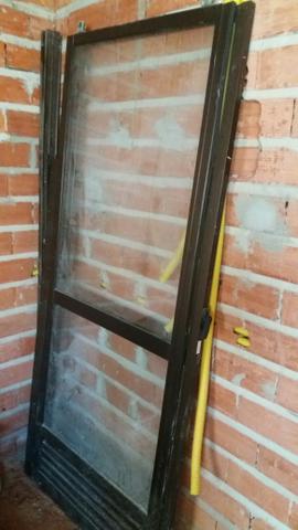 Porta balcão de alumínio marrom completa