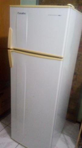 Refrigerador / Geladeira Esmaltec ER320 - conservado