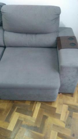Sofá semi novo retrátil 680