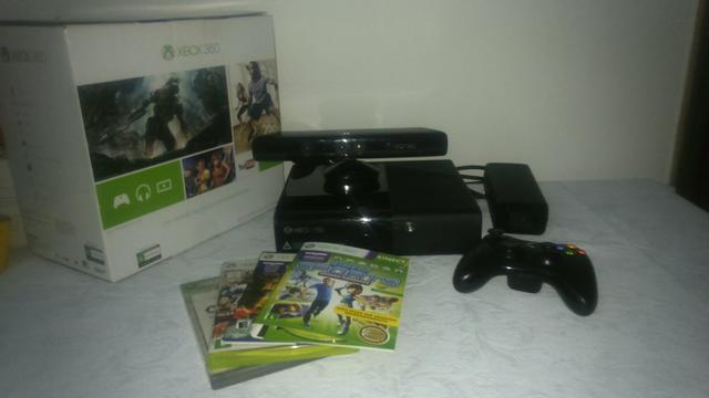 Xbox 360 + Kinect - c/ jogos