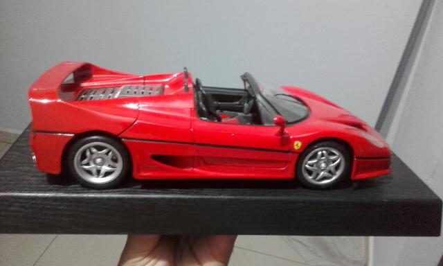 Ferrari F50 escala 1/24 sem a caixa