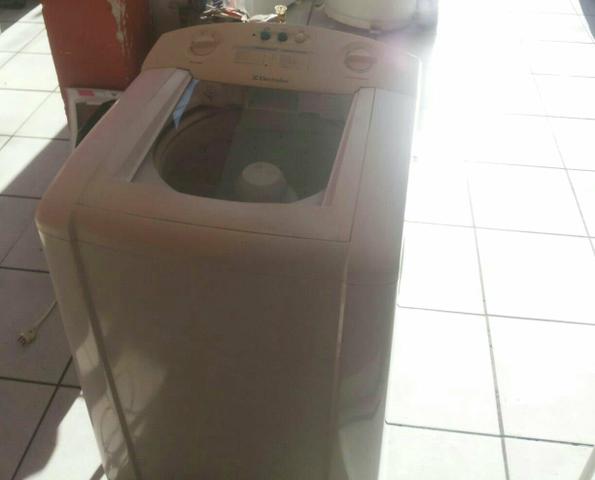 Máquina de lavar quebrada nois compramos