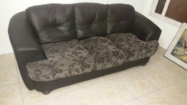 Sofa usado 3 lugares no estado leia o anuncio