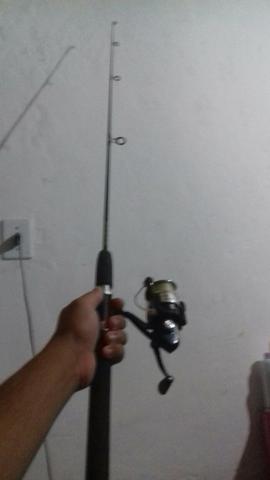 Vara de pesca e molinete