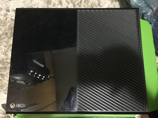 Xbox One - 500GB + Acessórios