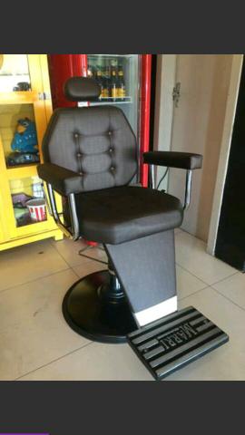 Vendo cadeira de barbeiro Marri - Outros itens para comércio e escritório -  Praia da Costa, Vila Velha 1254567892