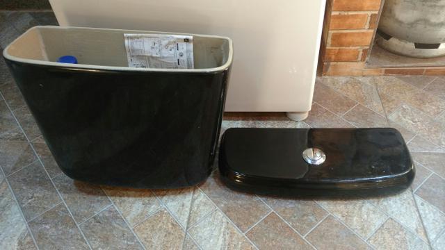 Caixa acoplada preta (Favor leia o anuncio)