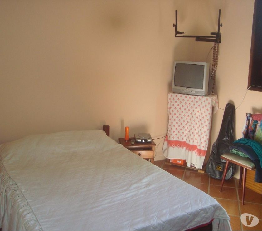 Casa duplex em bairro residencial