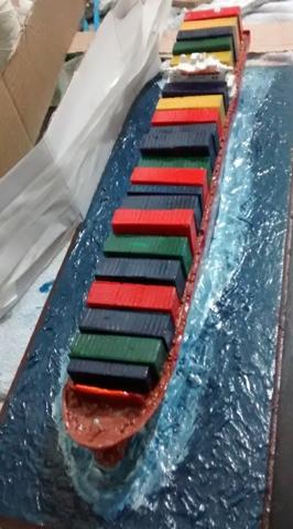Miniatura de navio de container