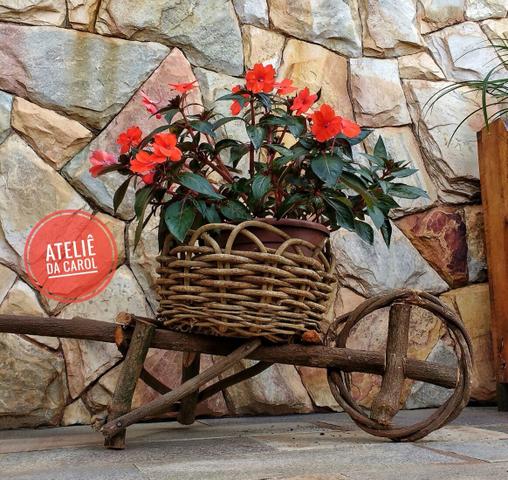 Carrinho de Mão Feito em Madeira e Cipó P/ Plantas!Seu