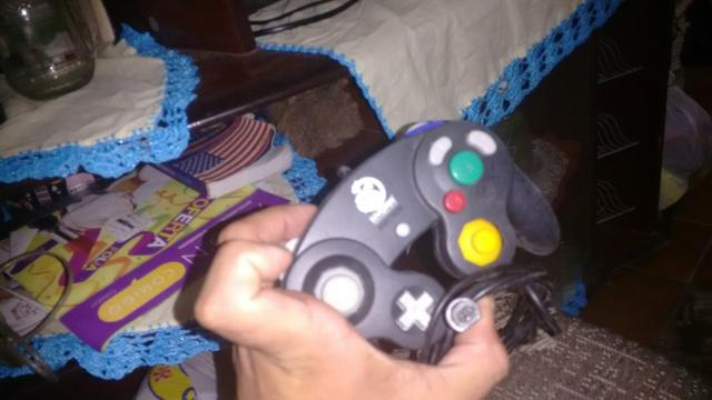 Controle relíquia do game Club pega no Nintendo Wii
