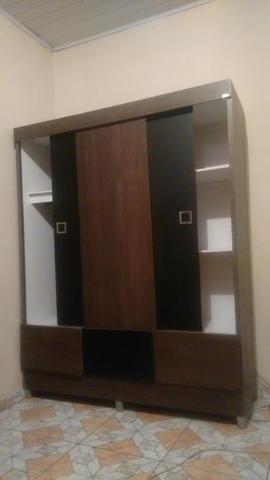 Guarda roupa com portas de correr