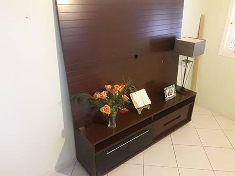 Rack com Painel Maciço Impecavel de Alto Padrão Semi -