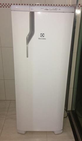 Refrigerador Electrolux Degelo Prático REL - 2 anos