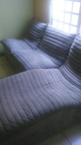Sofá com chaise