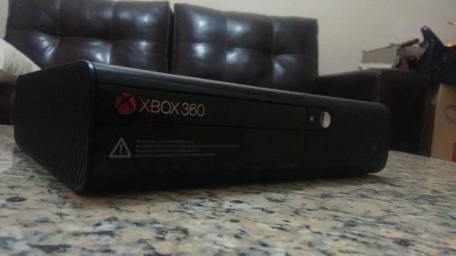 Xbox super slim+10 jogos