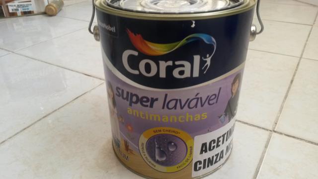 Galão de tinta coral, não foi usado