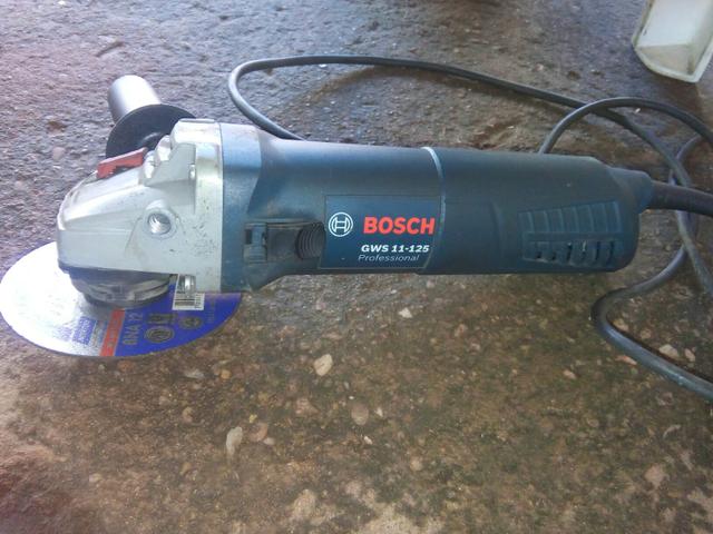 Lixadeira boch 200 reais semi nova