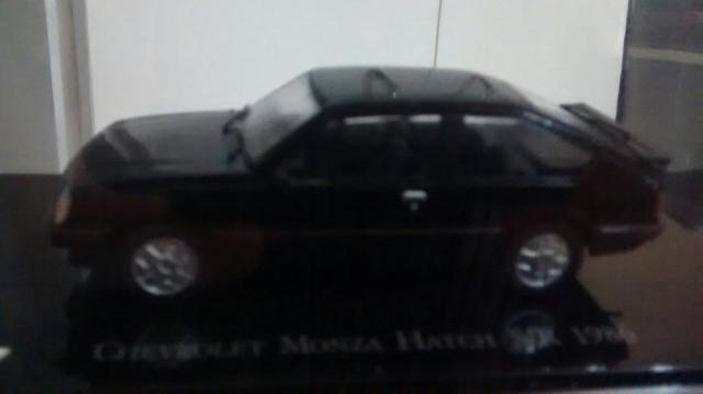 Miniatura Chevrolet Monza Hatch S/R