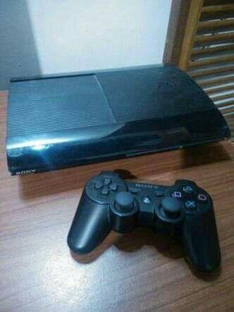 PS3 Slim + 1 controle + 1 jogo