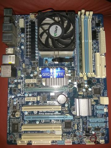 Placa-mãe Gigabyte + Proc. Phenom II X2 Black