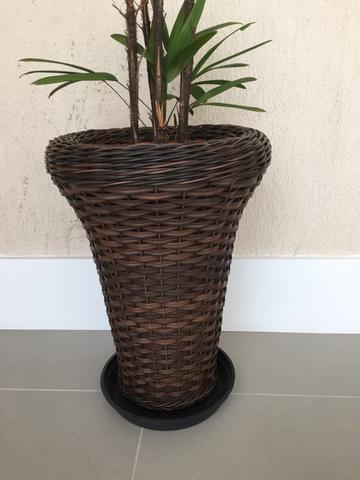 Vaso de Planta Grande com Acabamento em Fibra
