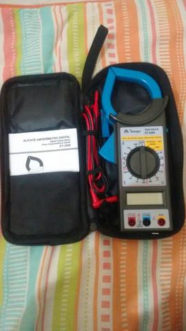 Alicate Amperímetro + brinde